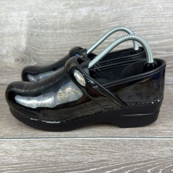 Dansko Professional Black Metallic Patent Leather Women’s Sz 8.5-9/EU 39 Clogs - Picture 3 of 10